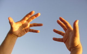Svědění dlaní a brnění rukou